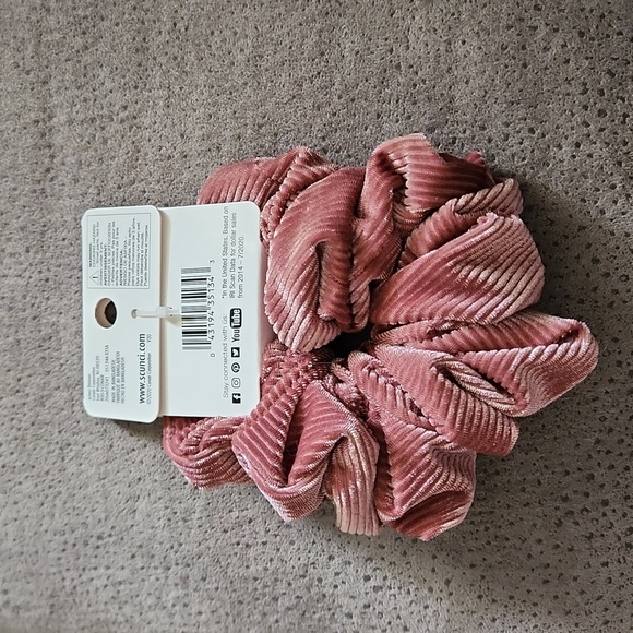 Scunci Scrunchies - Picture 5 of 5